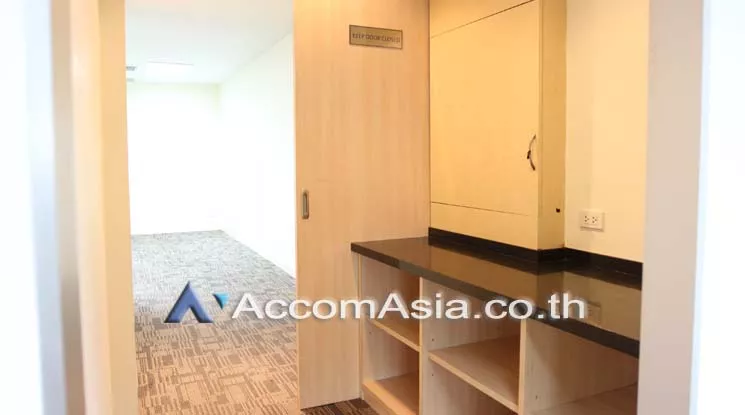 5  Office Space For Rent in Ploenchit ,Bangkok BTS Chitlom at President Tower AA15713